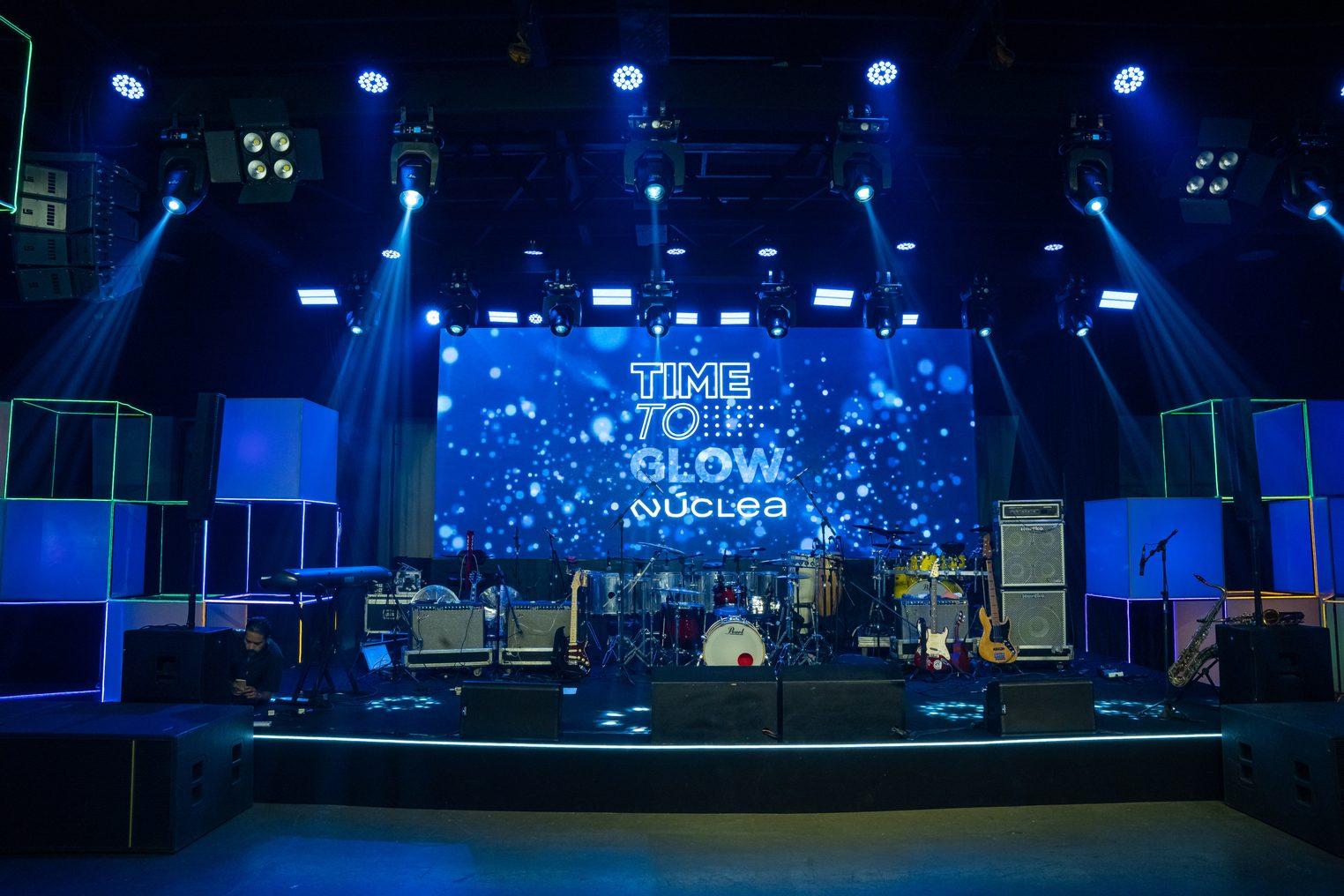 Palco principal com o telão da abertura